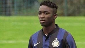 Gastón Camara assina pela Académica