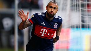 Arturo Vidal vai trocar Bayern pelo Barcelona