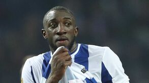 Marega arma bronca para forçar a saída