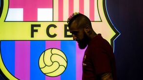 Como fica o onze do Barcelona com a chegada de Vidal