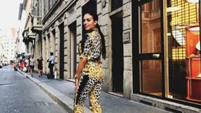 Georgina desfila nas ruas de Milão