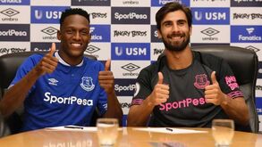 Barcelona compensa gastos com milhões das saídas 