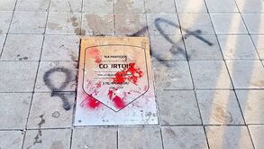 Adeptos do Atlético Madrid vandalizam placa alusiva a Courtois