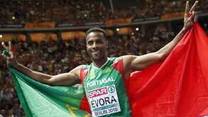 Marcelo felicita Nelson Évora por 