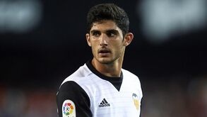 Presidente do Valencia avisa Paris SG: «Não vamos aumentar a oferta por Guedes»