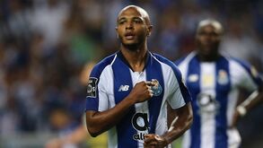 Brahimi nas mãos de Meirim