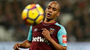 Schalke 04 entra na corrida por João Mário