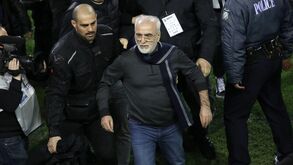 Polémico presidente do PAOK com a equipa