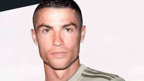 Juventus apresenta equipamento alternativo e apelida Ronaldo de 
