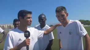 Rodrigo Conceição apresenta restantes sub-23 do Benfica de forma hilariante