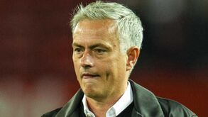 'Sky Sports' garante que Mourinho tem apoio da direção do Manchester United