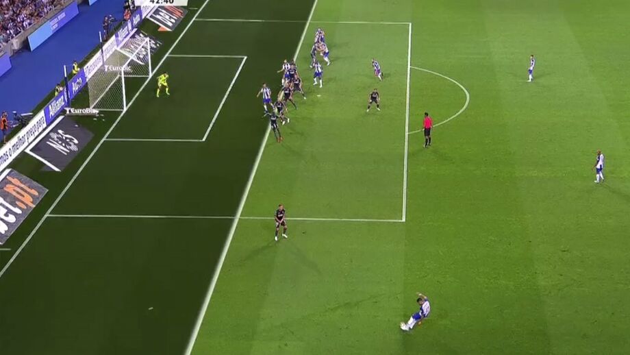 Defesa do Sevilha reforça a Record a gratidão que tem por Portugal