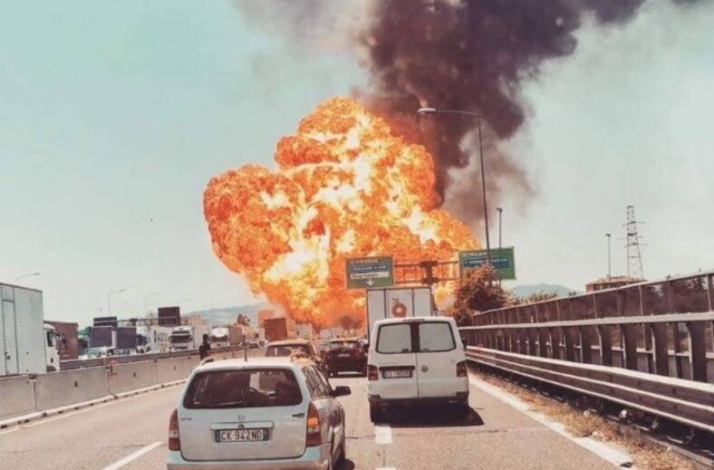 Explosão em camião causa pânico junto ao aeroporto de Bolonha