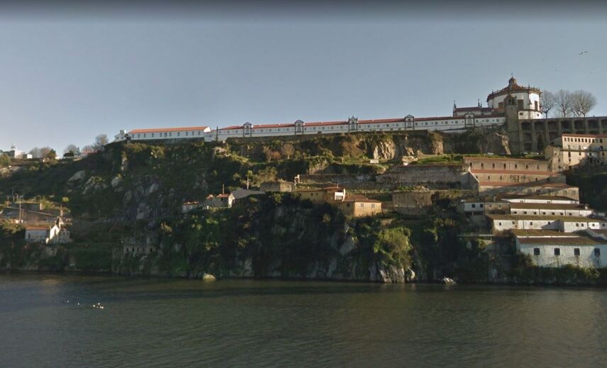 Jovem francesa de 20 anos cai de ravina na Serra do Pilar em Gaia