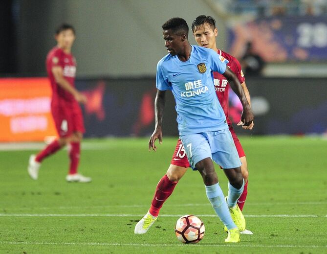 Ramires - O antigo médio do Benfica procura a rescisão com o Jiangsu Suning para voltar à Luz. Só que os chineses estão a protelar o acordo com receio de que o brasileiro vá para o Milan, rival do Inter, que é detido pelo grupo Suning...