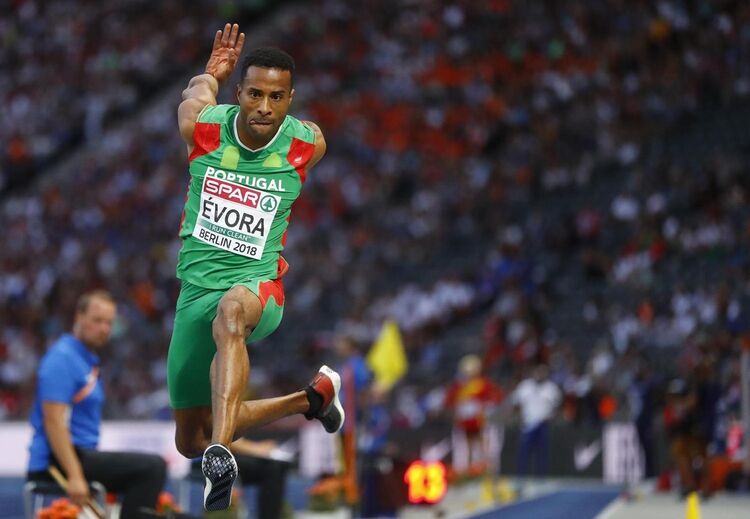Nelson Évora é campeão europeu no triplo salto