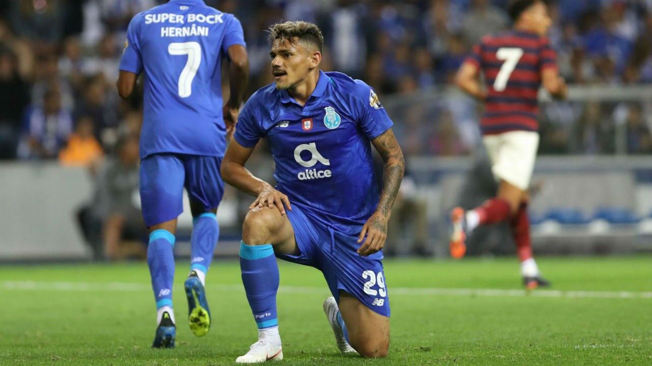 jogadores do fc porto inscritos na champions