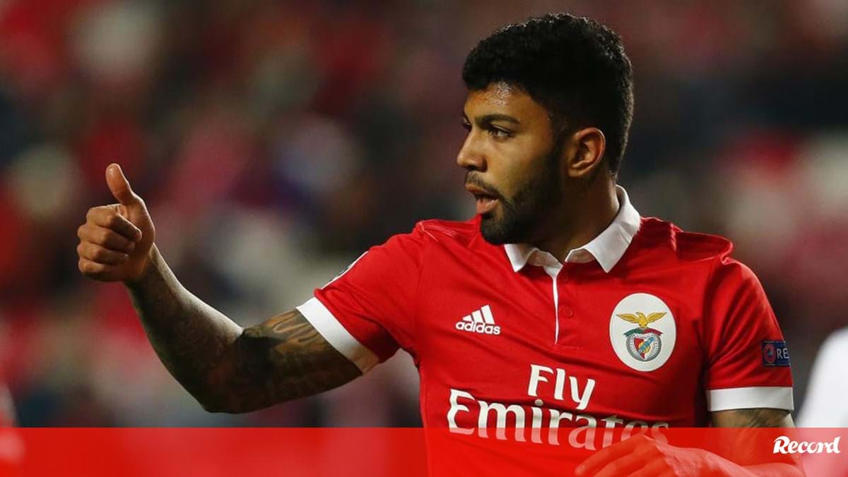 Gabigol não esquece águias - Benfica - Jornal Record