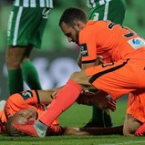 Raphael Silva hospitalizado após choque com adversário