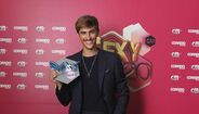 O ator João Maneira levou para casa mais um troféu como 'teenager' mais bonito