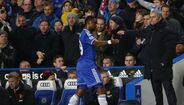 Samuel Eto'o foi fundamental no Inter de Mourinho que conquistou a Champions, mas quando se voltaram a encontrar no Chelsea o treinador português chamou Eto'o de velho e o avançado camaronês não gostou e saiu para o Everton.
