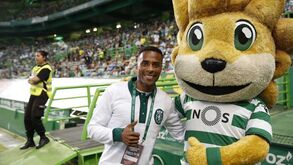 Nélson Évora aplaudido por milhares em Alvalade