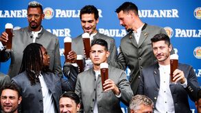 Bayern Munique brindou e Renato Sanches não faltou à chamada