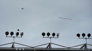 Adeptos do Manchester United apelidam Ed Woodward de 'especialista no fracasso'