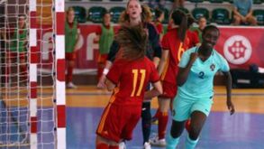Seleção feminina vence Espanha em mais um jogo particular
