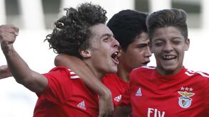 Benfica leva a melhor em Oeiras