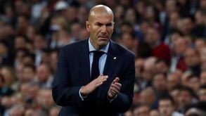 O incrível onze do Manchester United com Zidane a treinador