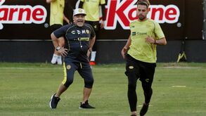 Técnico mexicano diz que Maradona está a ser usado: «É como prostituição» 