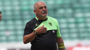 Carlos volta à baliza