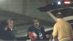 As imagens da oferta de camisolas por parte do Benfica captadas pela Polícia Judiciária