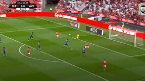 João Félix colocou Benfica na frente com este toque recheado de classe