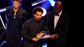 Golo de Salah eleito melhor do ano. Foi melhor do que a bicicleta de Ronaldo? Veja ambos e vote
