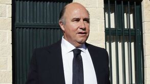 Correio da Manhã revela que Vale e Azevedo fugiu novamente para Londres