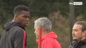 Mourinho e Pogba: treino após eliminação da Taça da Liga mostra grande tensão entre os dois