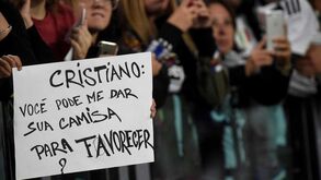 Adepto faz pedido a Cristiano Ronaldo em português... mas algo se perdeu na tradução