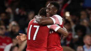 Arsenal avança na Taça da Liga