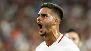 André Silva parte tudo