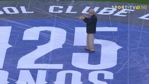 Famoso trompete fez-se ouvir no centro do relvado do Dragão