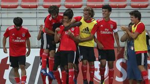 Benfica goleia Barreirense