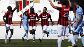 Sacavenense-Varzim, 2-1: Surpresa em Sacavém