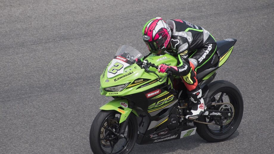 Ana Carrasco é a primeira mulher campeã do mundo de motociclismo