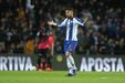 Alex Telles (3): Parou Luís Machado sem dificuldades, mas poderia ter arriscado um pouco mais no ataque.