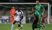 Carlos Mané (2): Um ano e meio depois voltou a ser titular num jogo oficial (desde o Estugarda) e aos 6’ falhou o remate em boa posição. Dos mais interventivos na primeira parte.