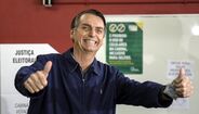 Jair Bolsonaro a votar nas eleições presidenciais do Brasil