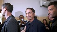 Jair Bolsonaro a votar nas eleições presidenciais do Brasil