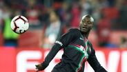 Danilo (1): Regresso à Seleção para dar força ao meio-campo.